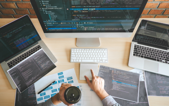 avantage développement spécifique logiciel métier application web sur mesure agence tech bordeaux