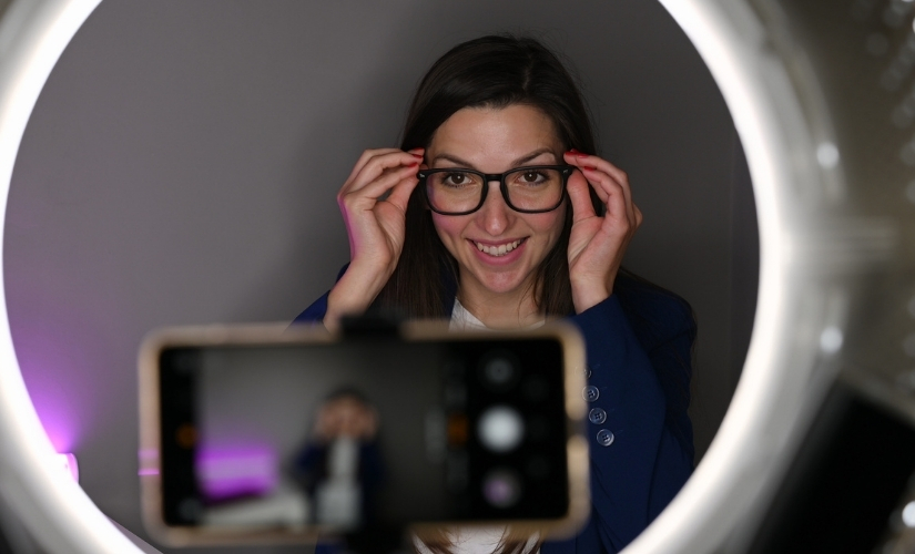 comparatif vidéo courte Instagram Reels TikTok stratégie contenu mobile agence social media bordeaux